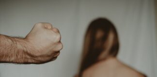Jak rozpoznać przemoc i molestowanie