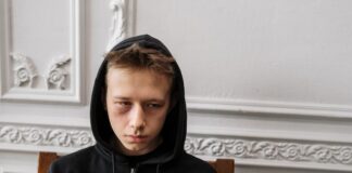 Przemoc i molestowanie w szkole - jakie formy przybierają, jak zapobiegać i jak reagować