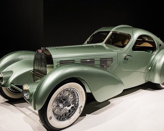 Co jest szybsze Bugatti czy Lamborghini?