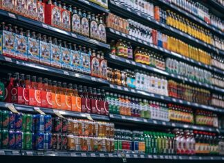 Czy można podawać psu puszki?