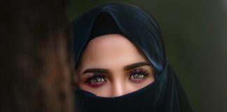 Co oznacza chusta na głowie Araba?