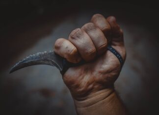 Skąd się wzięła nazwa Karambit?