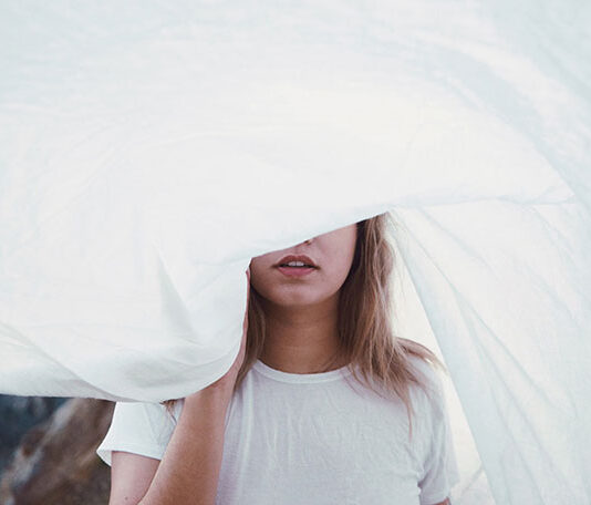Eleganckie spodnie damskie materiałowe i bluzki
