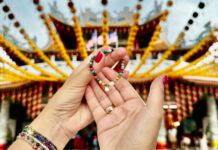 Bransoletki na gumce z kamieni