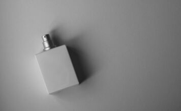 Zapach jako element męskiej pielęgnacji i wizerunku – jak świadomie wybierać perfumy? perfumy